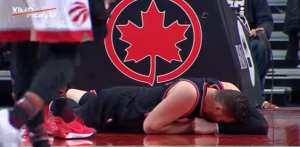 JEZIVO: Veliki navijač Partizana ostao bez zuba posle duela u reketu (VIDEO)