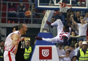 ZA DELIRIJUM U ČAIRU: Kako je Dion Tompson ‘zajkucao’ Partizan i bacio Delije u trans (VIDEO)