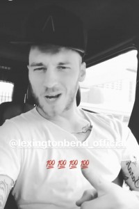 LEGENDA: Sve se trese u kolima – srpski narodnjaci u izvedbi zvezde Premijer lige (VIDEO)