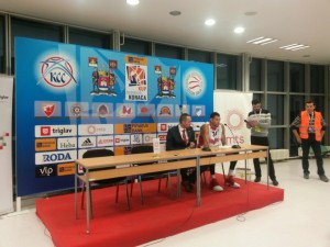 MAKSIMOVIĆ: Ne želimo da se u subotu vratimo kući