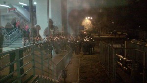 DIREKTNO ‘IZ NIŠ’: Grobari stigli u korteu pred Čair, policije više ispred ‘severa’ nego Delija (VIDEO) (FOTO)