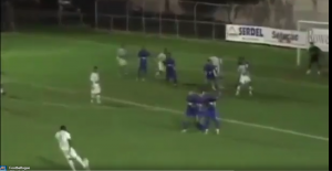 SMEJE MU SE CEO SVET: Hteo da imitira Roberta Karlosa pa izveo najgori slobodan udarac u istoriji fudbala! (VIDEO)