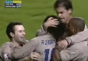 VREMEPLOV: Ronaldinjov gol ‘iz kolena’ koji ne sme da se zaboravi, a navijači Čelsija i Mateja Kežman ga najbolje pamte (VIDEO)