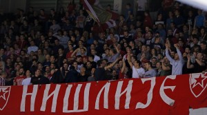 VEĆ JE VRELO: Evo kako su Delije dočekale Grobare u Čairu (VIDEO)