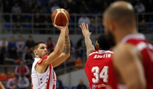 HOĆE LI GA ZVEZDA ‘KAPARISATI: Pogledajte monstruozno prikucavanje Boldena (VIDEO)