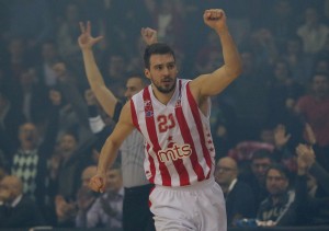 NAVIJAČI PARTIZANA POLUDELI: Da li je Gudurić napravio korake pre ključne trojke?! (VIDEO)