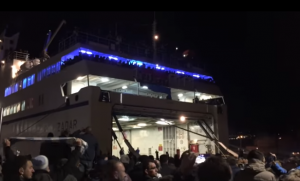 FEŠTA U SPLITU: Armada brodom stigla na ‘Poljud’, Torcida gledala kako ‘gori’ more (VIDEO)