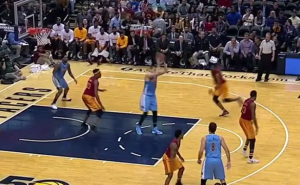 NIKOLA RAZBIJA AMERE: Jokić ‘bacao i bidermajer’ u novoj ‘dabl-dabl’ dominaciji (VIDEO)