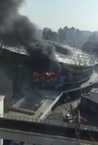 RUŽNA SLIKA IZ KINE: Gori stadion Šangaja! (VIDEO)