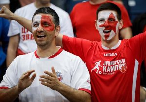 ‘HAOTIČNA ATOMSFERA’: Za Olimpijakos se navija, Zvezda se voli (VIDEO) (FOTO)