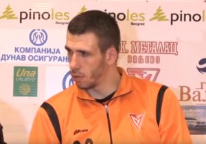 KONFERENCIJA GODINE: Ovaj čovek je sve nadmašio, plakaćete od smeha (VIDEO)