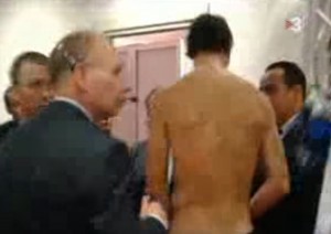 GLAVNI U SVLAČIONICI: ‘San’ otkrio intimne stvari Junajteda, Ibrahimović se šeta bez peškira i ‘nabija komplekse’ (FOTO)