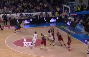 PRAZNIK KOŠARKE: Serhio Ljulj neverovatnim pogotkom rešio pobednika protiv Barselone (VIDEO)