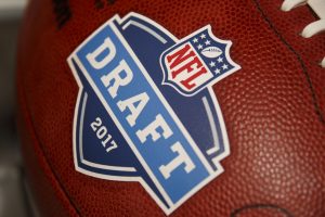 U SUSRET KLASI 2017: Najemotivniji momenti u istoriji NFL drafta (VIDEO)