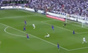 SAD JE REAL OŠTEĆEN: Ronaldo pao u kaznenom posle 90 sekundi, ali tu nije bilo Kasaija (VIDEO)