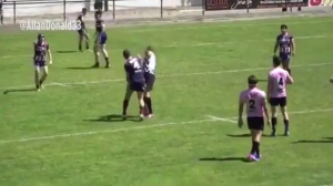 HOSPITALIZACIJA: Igrač nokautirao sudiju iz udarca, pa je krenuo na rivale… (VIDEO)