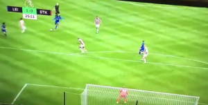 ‘TERORISTIČKI NAPAD’ NA GOLMANA: Pogodak veziste Lestera ulazi u uži izbor za gol sezone! (VIDEO)