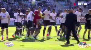 SUZE KOJE SU DIRNULE SVET: Ova scena definitivno je najsnažniji pečat ‘huliganske nedelje’ za nama (VIDEO)