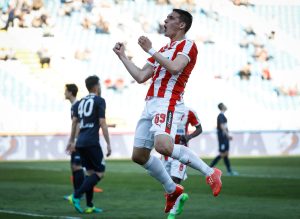 KAKAV GOLGETER: Zvezda mu nije dala šansu, on sad dao gol iz ‘aviona’ (VIDEO)