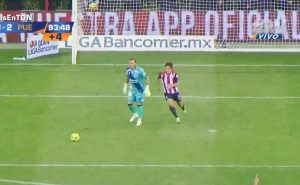 E MOJ GOLMANE: Bizaran potez zbog kojeg je njegov klub izgubio u 93. minutu (VIDEO)