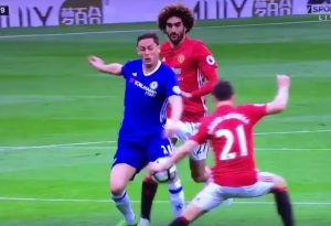 KAKVA GREŠKA MEDLIJA: Erera igrao rukomet pa Mančester dao gol, a sudija gleda i ćuti (VIDEO)