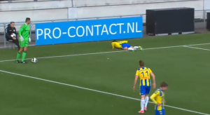 GDE GLEDAŠ GOLMANE: Šta reći kada na ovakav način ispustiš pobedu u samom finišu utakmice!? (VIDEO)