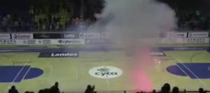 EVROPA SE OPET TRESE: Ponovo incidenti i napadanje na autobus! (VIDEO)