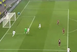 ŠTA URADI ČOVEK: Golman Bešiktaša ‘ševao’ trojicu, pa odveo Turke u propast (VIDEO)