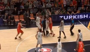 NEDOVIĆU, VRAŽE: Kako je izbegnuta opšta tuča u finalu Evrokupa (VIDEO)