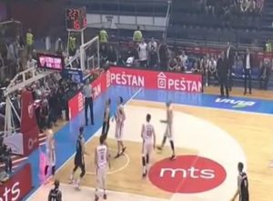 NADMUDRIVANJE: Bjelica ‘razgrnuo’ Majsotrovića, pa je usledio odgovor igrača Partizana (VIDEO)