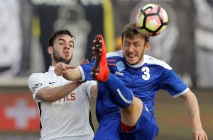 IMA DOVOLJNO VREMENA: Partizanov Mesi doneo izjednačenje, novi prekid zbog komešanja na tribinama (VIDEO)