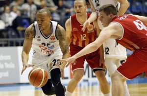 OVO SE NE VIĐA TOLIKO ČESTO: Partizan vodi na poluvremenu (FOTO)