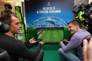 MAJSTORI I SA KONZOLOM: Kad Saša Ilić i Nenad Milijaš ‘ukrste’ džojstike… (FOTO)