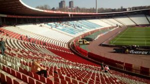 DELIJE PALE NA ISPITU: Da li slika sa severne tribine Marakane ruši mit o Zvezdinoj publici? (FOTO)