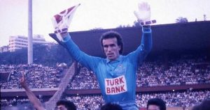 VREMEPLOV: Čovek koji je preteča Manuela Nojera na Balkanu, ‘Čarapan’ koji je zaludeo Split istrčavanjima, a i penalima (VIDEO)