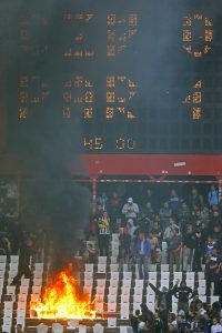 NOVI INCIDENTI: Navijači Partizana pale stadion ‘Rajko Mitić’! (VIDEO)