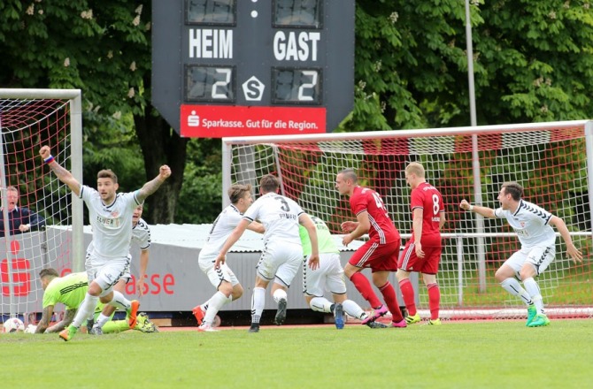 ZA HOLIVUD: Golman u 96. minutu za opstanak i opštu ludnicu na tribinama (VIDEO)