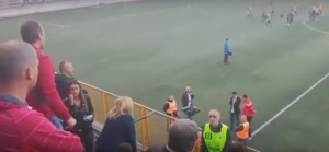 NERVOZA: Jednom navijaču Crvene zvezde je ‘pala roletna’, želeo je da se obračuna sa Božovićem (VIDEO)