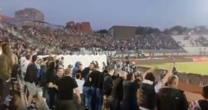 OPET ISTA PESMA: Da li su Grobari ovim podstakli disciplince FSS-a?! (VIDEO)