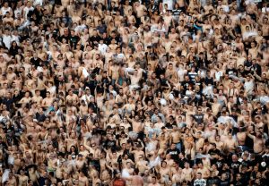 GROBARI IPAK USPELI U NAMERI: Pogledajte kako je izgledala bakljada ispred Hrama Svetog Save (FOTO)