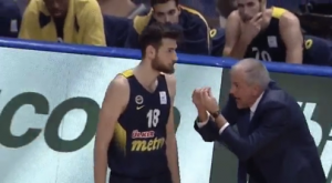 NOVA VERZIJA ŽELJKOVIH METODA: Kad Obradović ‘opali’ po leđima… (VIDEO)