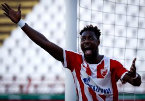 PORAZ NA ‘KROVU’ SAD BAŠ BOLI: Zvezda vodi protiv Radničkog (VIDEO)