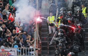 KURIR: Delije umalo linčovale Vazuru, Vučelića i Vuletića?