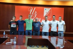 RADNO U VOJVODINI: Šestorica omladinaca potpisali profesionalne ugovore
