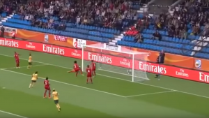 VREMEPLOV: Najočigledniji nedosuđen penal u istoriji fudbala – i to u režiji dama! (VIDEO)