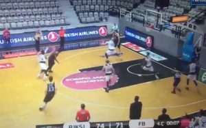 NAVIJAČI BEŠIKTAŠA ‘POLUDELI’: Bogdanović pogodio maestralnu trojku za produžetak (VIDEO)