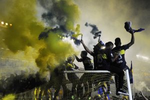 SPEKTAKULARNO: Boka osvojila 32. krunu, ali samo njeni navijači mogu da naprave ovakvu atmosferu da se naježiš (VIDEO)