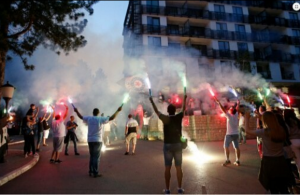 IZNENAĐENJE: Pogledajte kakav su vatromet priredili Grobari igračima na Zlatiboru (VIDEO)