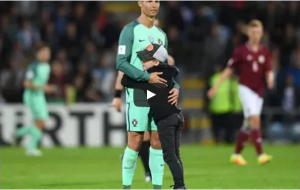 ‘SELFI’: Ronaldo ipak nije ‘srca kamenog’, to najbolje zna ovaj letonski dečak (VIDEO)