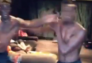 MISLILI STE DA JE IBRA ‘TABADŽIJA’: Baloteli šamara brata kao da mu je najveći neprijatelj (VIDEO)